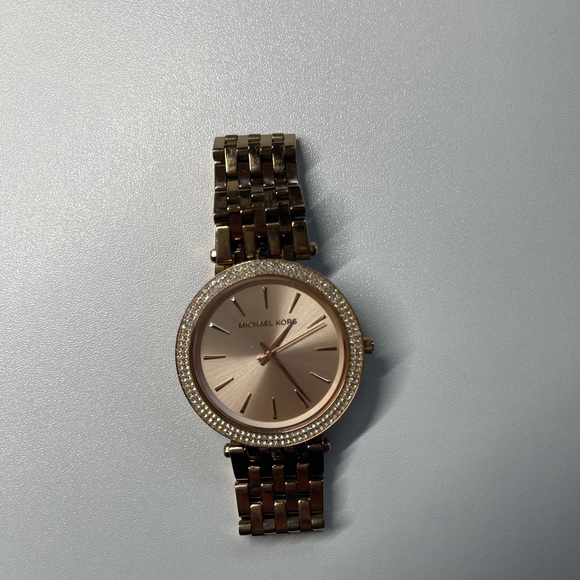 Rose gold Michael Kors watch - Picture 2 of 3